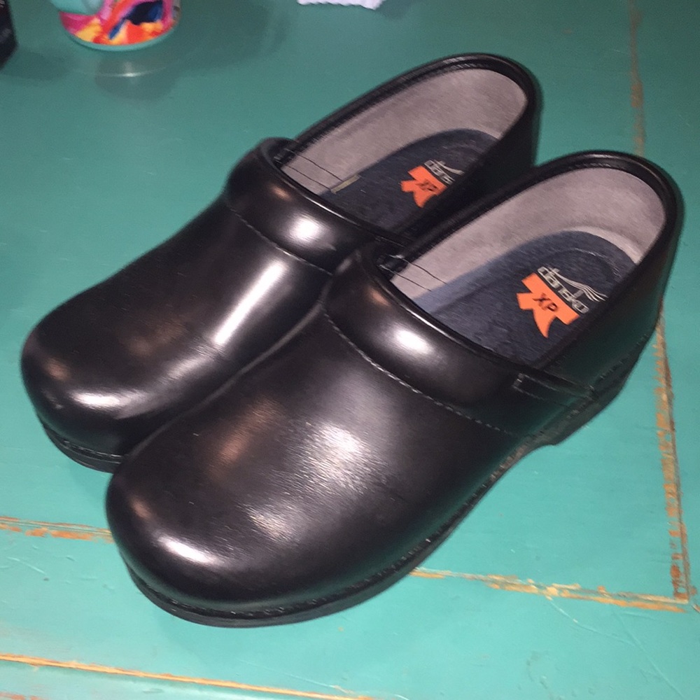 Black dansko XP brand new only worn once